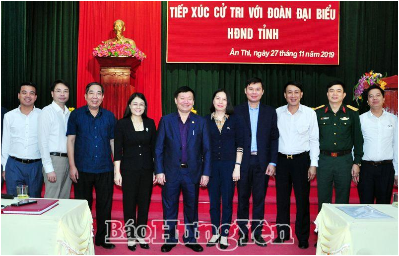 Chủ tịch UBND tỉnh Nguyễn Văn Phóng và các đại biểu HĐND tỉnh tiếp xúc cử tri huyện Ân Thi