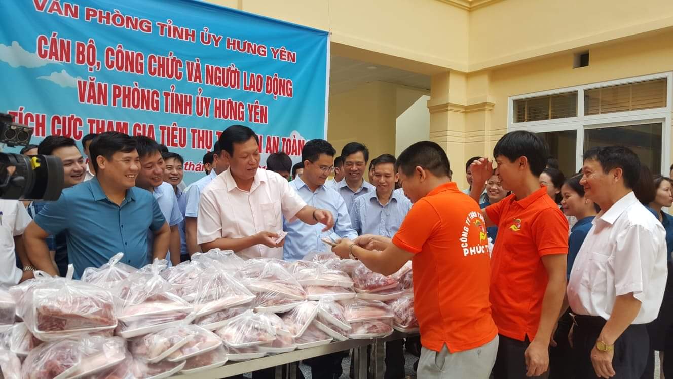 Văn phòng tỉnh ủy phát động tiêu thụ thịt lợn an toàn